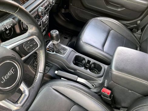 Used 2020 Jeep Gladiator Overland w/ Popular Equipment Package AWD/4WD image 18
