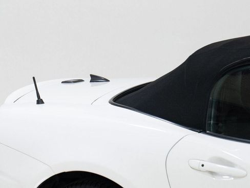 Used 2017 FIAT 124 Spider Abarth image 12