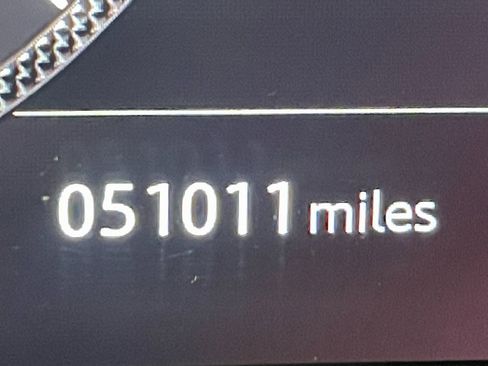 Used 2021 Land Rover Range Rover Sport SVR image 18