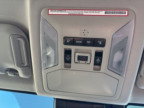 Used 2021 Toyota RAV4 Limited image 26