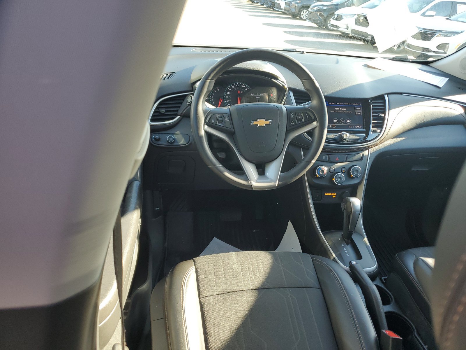 Used 2020 Chevrolet Trax LT w/ LT Convenience Package FWD image 10