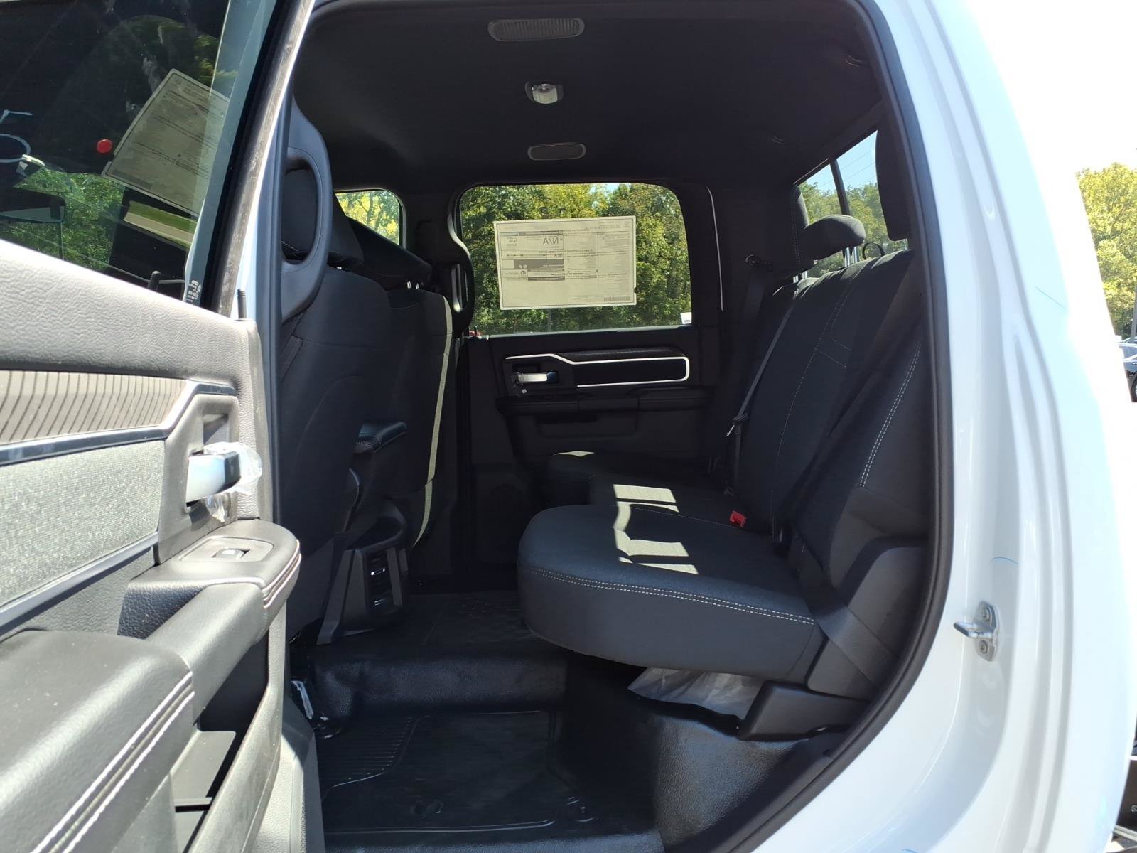 New 2027 RAM 3500 Big Horn AWD/4WD image 28