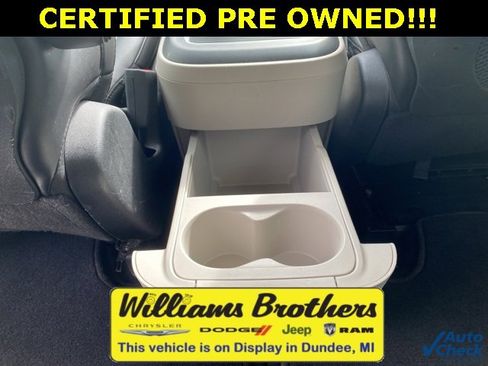 Certified 2024 Chrysler Pacifica Touring-L image 23