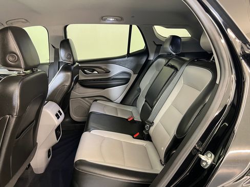 Used 2024 GMC Terrain SLT image 14