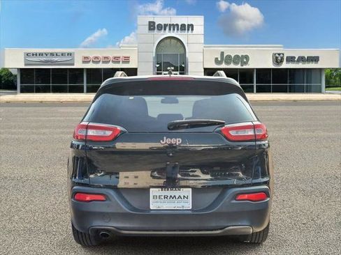 Certified 2017 Jeep Cherokee Latitude w/ Comfort & Sound Group FWD image 7