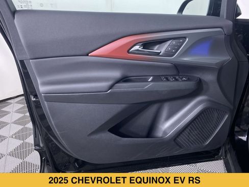 Certified 2025 Chevrolet Equinox EV RS w/ Convenience Package II AWD/4WD image 11