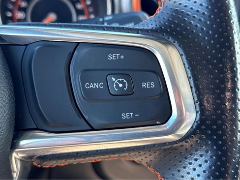 Certified 2023 Jeep Gladiator Mojave w/ Cold Weather Group image 17