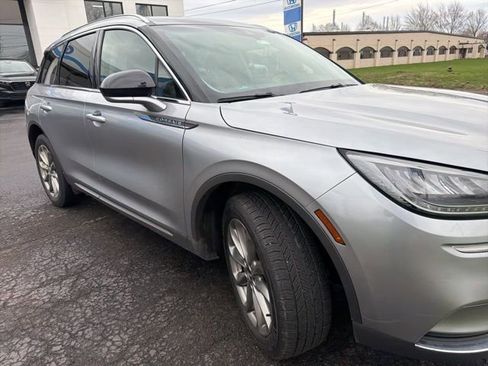 Used 2022 Lincoln Corsair AWD w/ Premium Package image 2