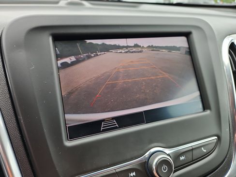 Used 2022 Chevrolet Equinox LS w/ LS Convenience Package image 31