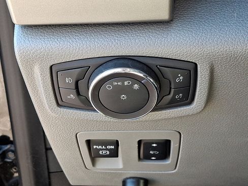 Certified 2019 Ford F150 Lariat image 27