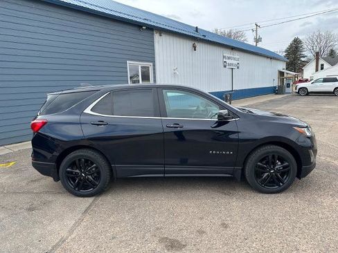 Used 2021 Chevrolet Equinox LT image 2