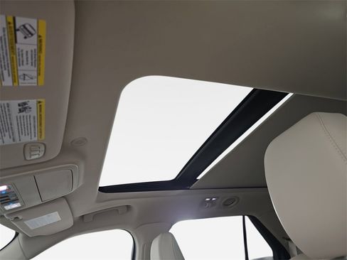 Used 2020 Ford Explorer Platinum w/ Premium Technology Package image 34