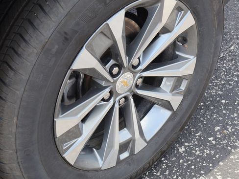 Used 2025 Chevrolet Equinox LT AWD/4WD image 25