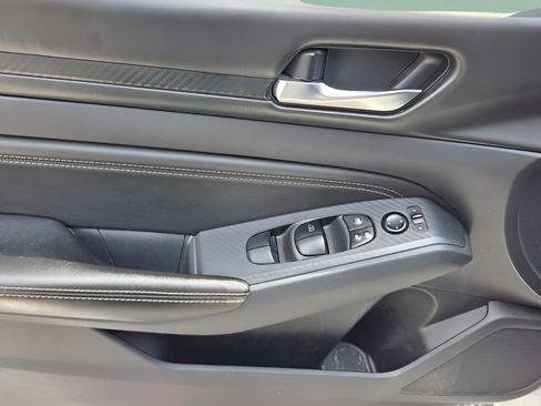 Used 2020 Nissan Altima 2.5 S FWD image 12