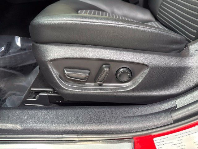 Used 2021 Toyota Camry SE AWD/4WD image 5