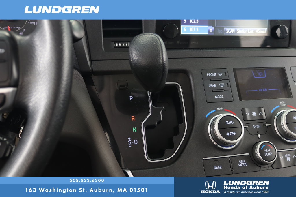 Used 2017 Toyota Sienna LE AWD/4WD image 25