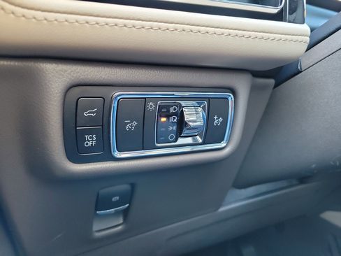 Used 2023 Lincoln Nautilus AWD w/ Premium Package image 31