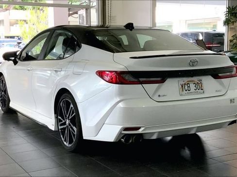 Used 2025 Toyota Camry XSE FWD image 5