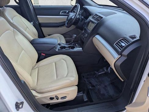 Used 2017 Ford Explorer XLT w/ Equipment Group 202A image 21