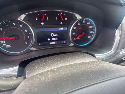 Used 2023 Chevrolet Traverse LT FWD image 21