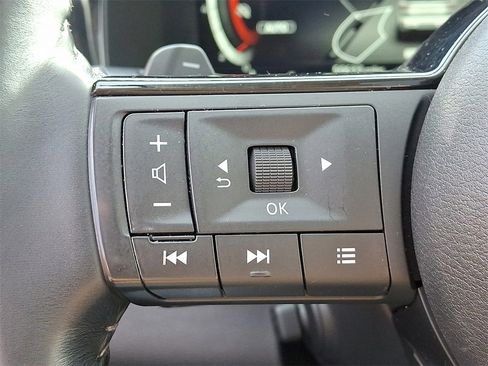 Used 2023 Nissan Pathfinder Platinum image 23