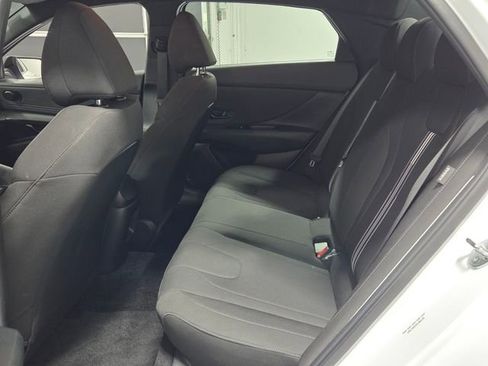 Certified 2025 Hyundai Elantra Sport FWD image 6