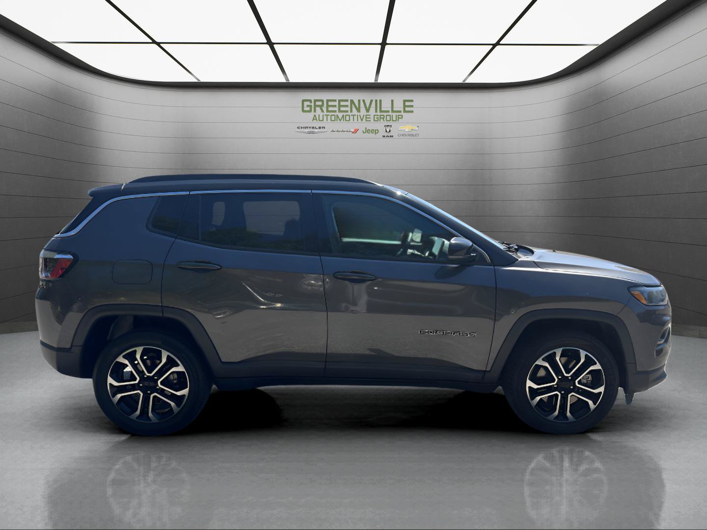 Used 2024 Jeep Compass Limited AWD/4WD image 4