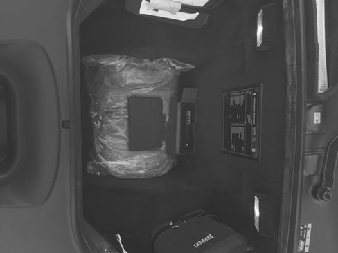 Used 2021 Ferrari F8 Tributo image 32