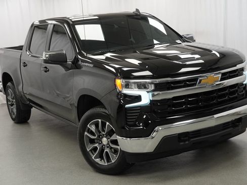 Used 2023 Chevrolet Silverado 1500 LT AWD/4WD image 35