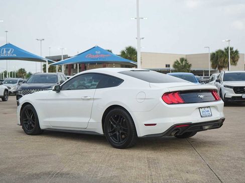 Used 2019 Ford Mustang Premium RWD image 4