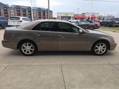 Used 2006 Cadillac STS V8 w/ Preferred Equipment Group image 7