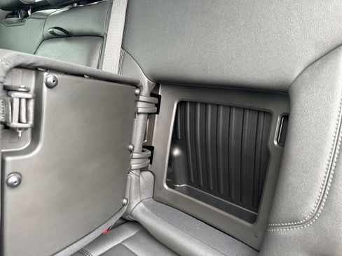 Used 2022 Chevrolet Silverado 1500 LT Trail Boss w/ Convenience Package II image 10