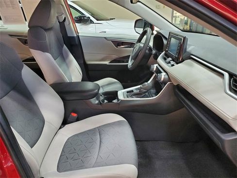 Used 2021 Toyota RAV4 XLE image 13