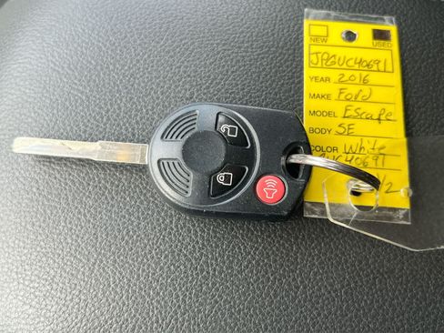 Used 2016 Ford Escape SE FWD image 33