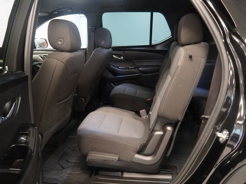 Used 2023 Chevrolet Traverse LT image 20