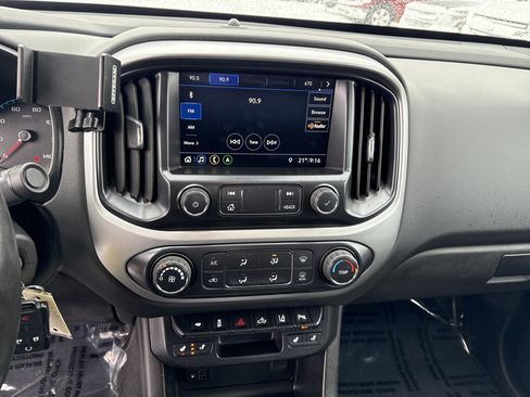 Used 2021 Chevrolet Colorado LT w/ Safety Package image 18