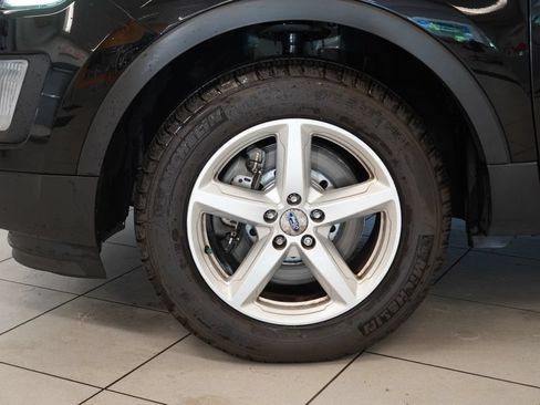 Used 2017 Ford Explorer XLT w/ Equipment Group 202A AWD/4WD image 17