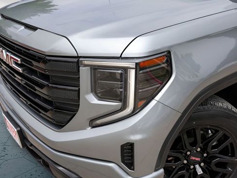 Used 2023 GMC Sierra 1500 Elevation RWD image 3