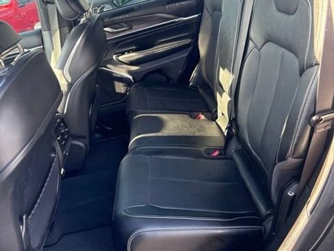 Used 2023 Jeep Grand Cherokee Overland w/ Luxury Tech Group IV AWD/4WD image 11