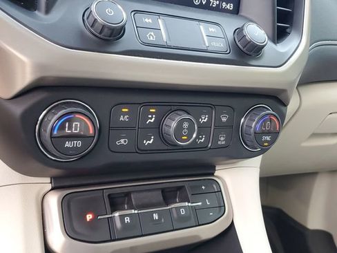 Used 2021 GMC Acadia Denali w/ Denali Technology Package image 22