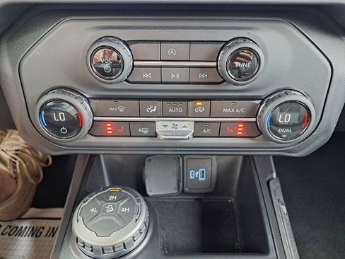 Used 2025 Ford Bronco Big Bend image 24