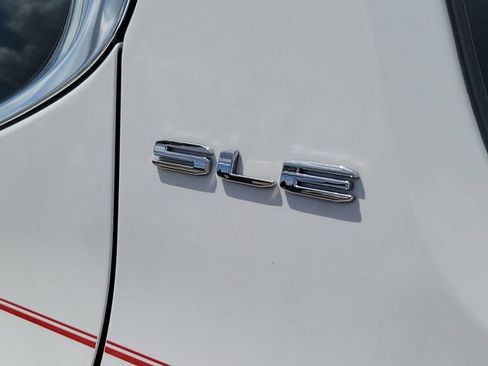 Certified 2023 GMC Acadia SLE w/ Driver Convenience Package FWD image 7