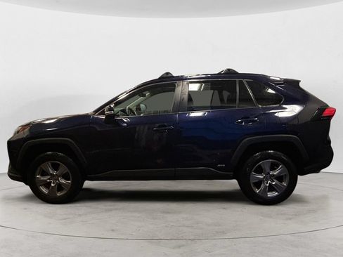 Used 2022 Toyota RAV4 XLE w/ Convenience Package AWD/4WD image 2