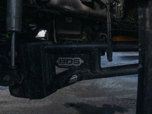 Used 2025 Ford F350 Platinum w/ FX4 Off-Road Package image 3