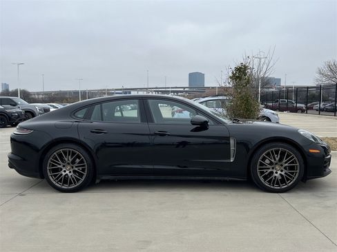 Used 2022 Porsche Panamera Platinum Edition image 3