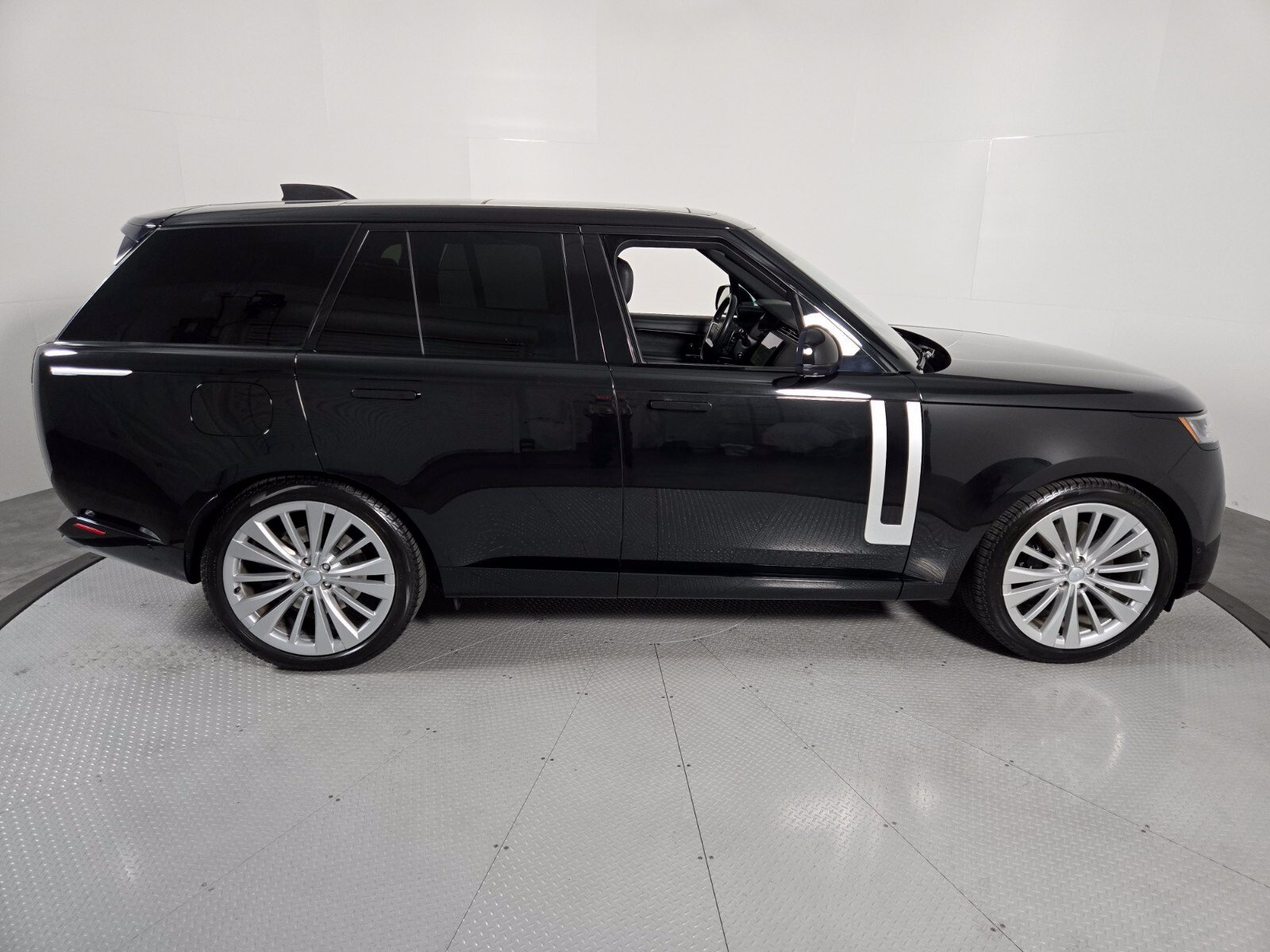 Used 2022 Land Rover Range Rover First Edition AWD/4WD image 6
