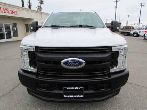 Used 2019 Ford F250 XL w/ Power Equipment Group image 3
