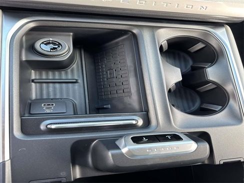 New 2025 Ford Expedition Active image 26