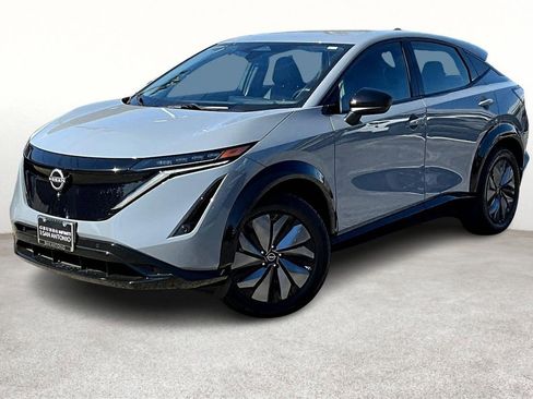 Used 2023 Nissan Ariya AWD image 14