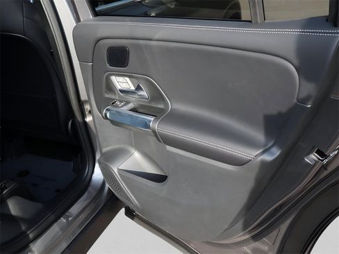 New 2026 Mercedes-Benz GLB 250 4MATIC image 17